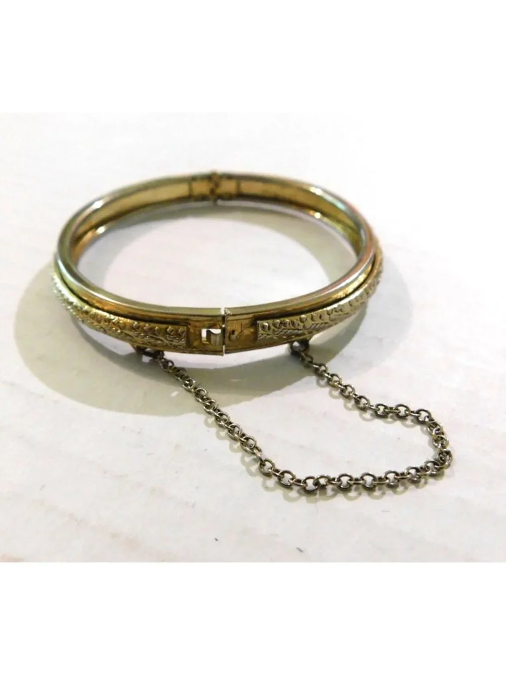 Whiting & Davis Signed Gold Tone Hinged Bangle Bracelet 1980s Vintage 8 Inch